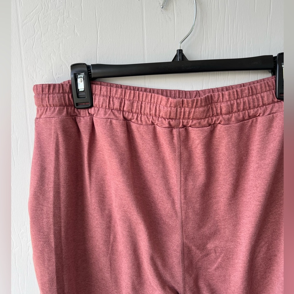 Vuori Women’s Performance Jogger (size L) - Picture 10 of 14